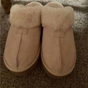Women's Cream Suede Slippers